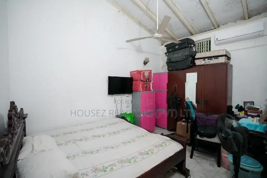 3-Bedroom House For Sale – 6.5 Perches, Athurugiriya