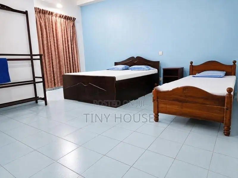 A/C Non-A/C Rooms Near Karapitiya