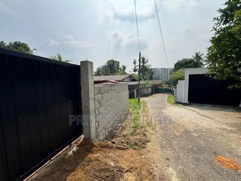 Athurugiriya Daham Mawatha 20 Perches of Land for Sale