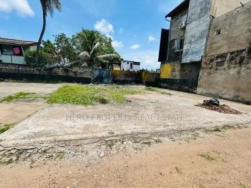 (ASS1002) Valuable Land for Sale in Delkanda