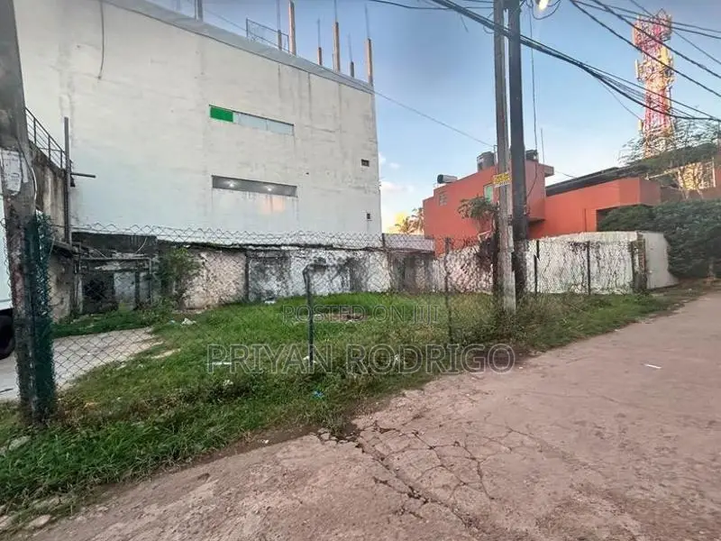 Rathmalana, Attidiya Road 8 Perch of Valuable Land for Sale