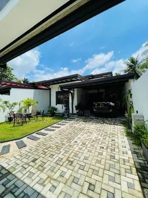 Single storey houses for sale in Athurugiriya with furniture