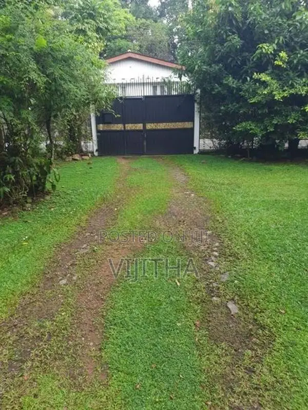 Separate Upstair Unit for Rent Talapathpitiya