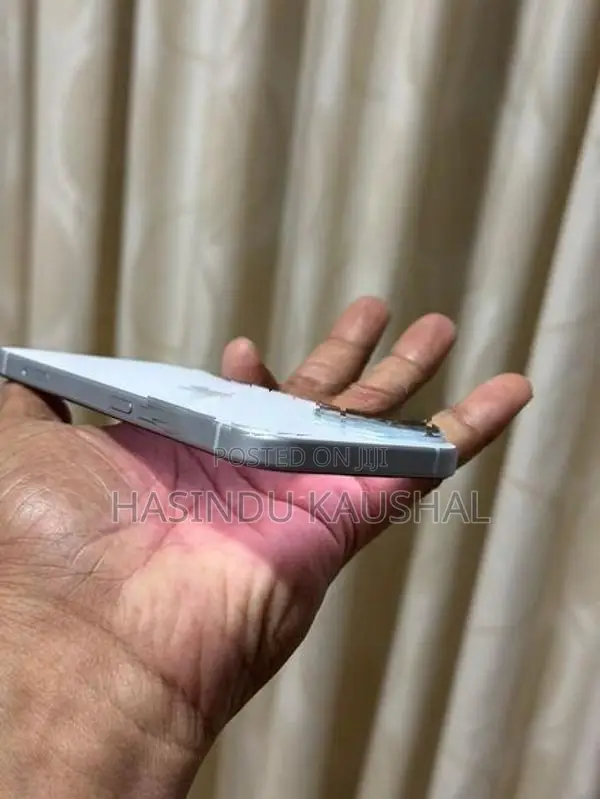 Apple iPhone 15 (Used)
