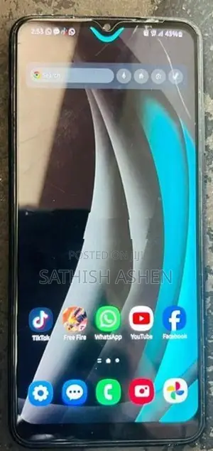 Samsung Galaxy S22 (Used)
