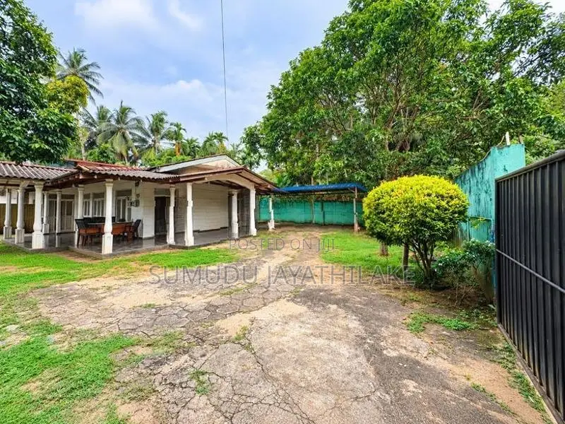 60 Perches Commercial Land for Sale Weliweriya