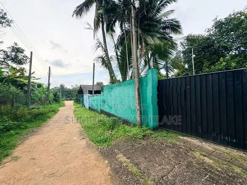 60 Perches Commercial Land for Sale Weliweriya