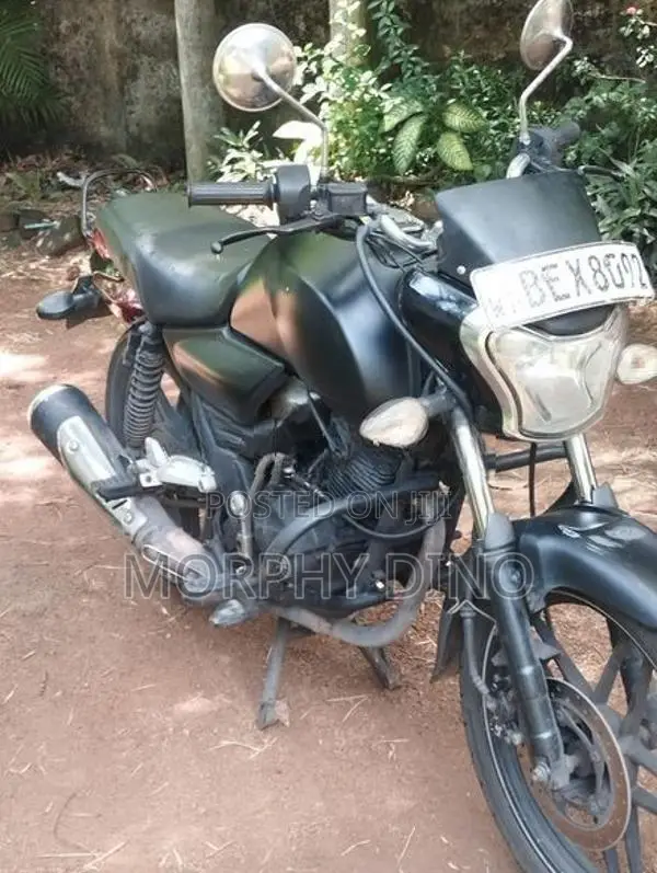 Bajaj V15 2016