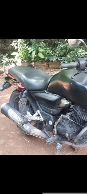 Bajaj V15 2016