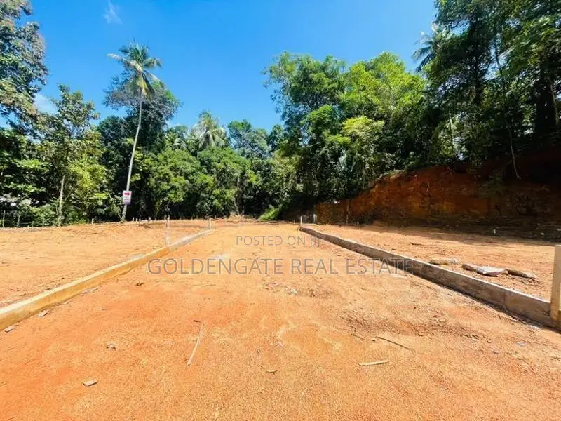 Kadawatha Land for Sale