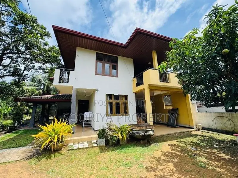 2 Story House for Sale with 15 Perches Land in Piliyandala