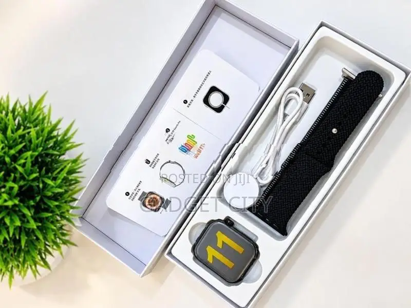 HK11 Pro Max Smart Watch
