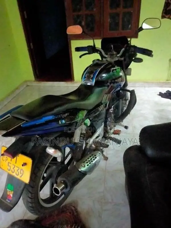 Bajaj Pulsar 180 2007