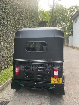 Bajaj RE 2016