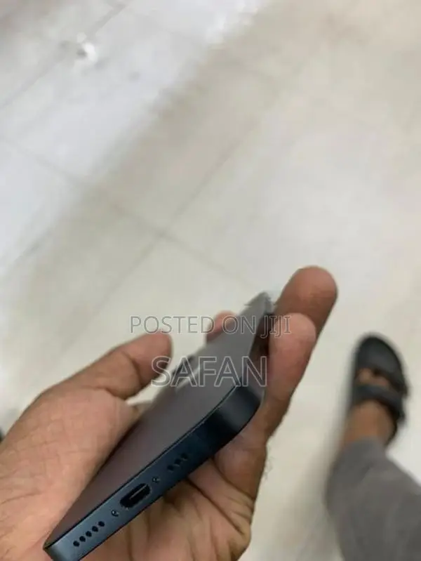 Apple iPhone 17e GB (Used)