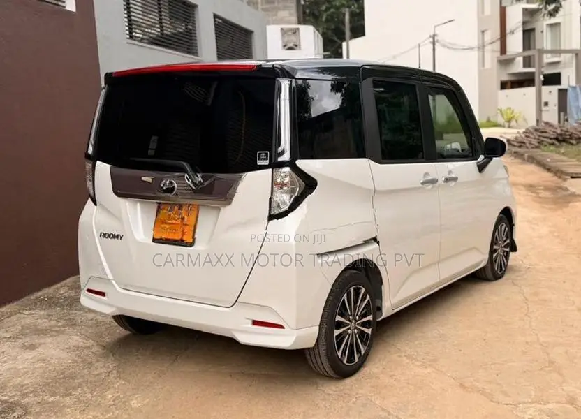 Toyota Roomy Custom GT Turbo 4way 2025
