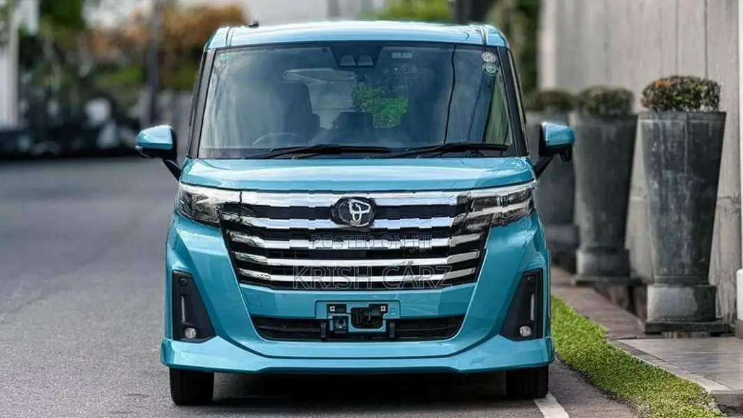Toyota Roomy Custom GT Turbo 2024