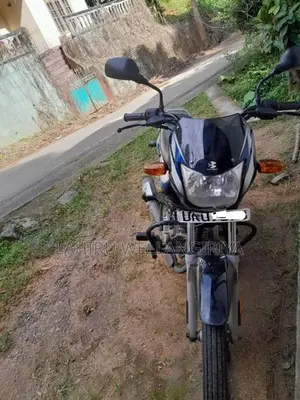 Bajaj CT100 2025