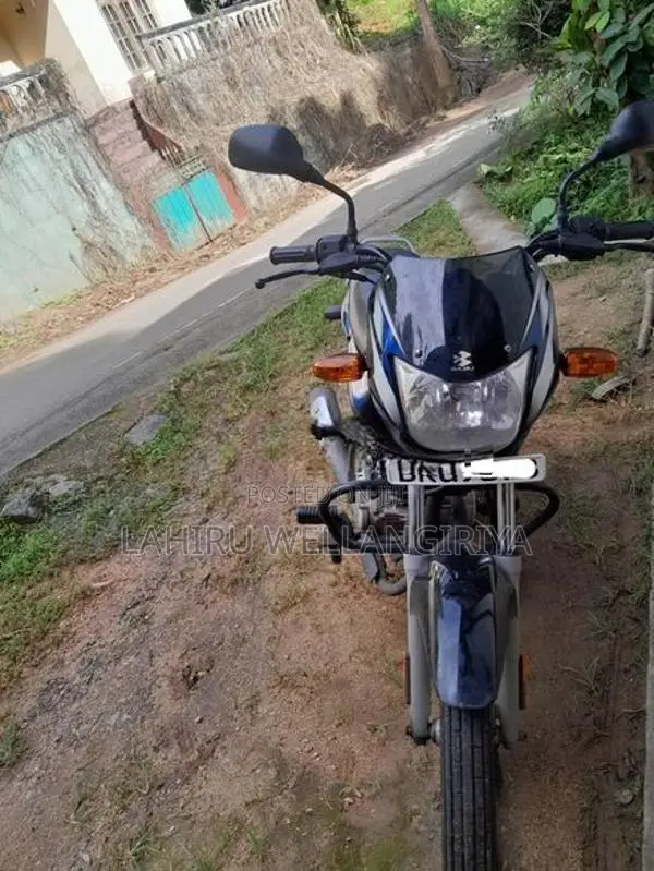 Bajaj CT100 2025