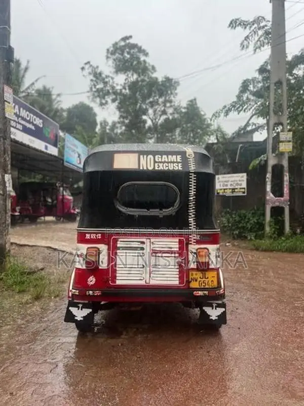 Bajaj RE 2005