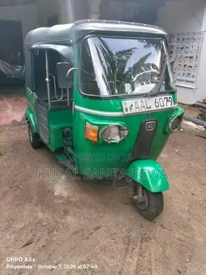 Bajaj RE 2013