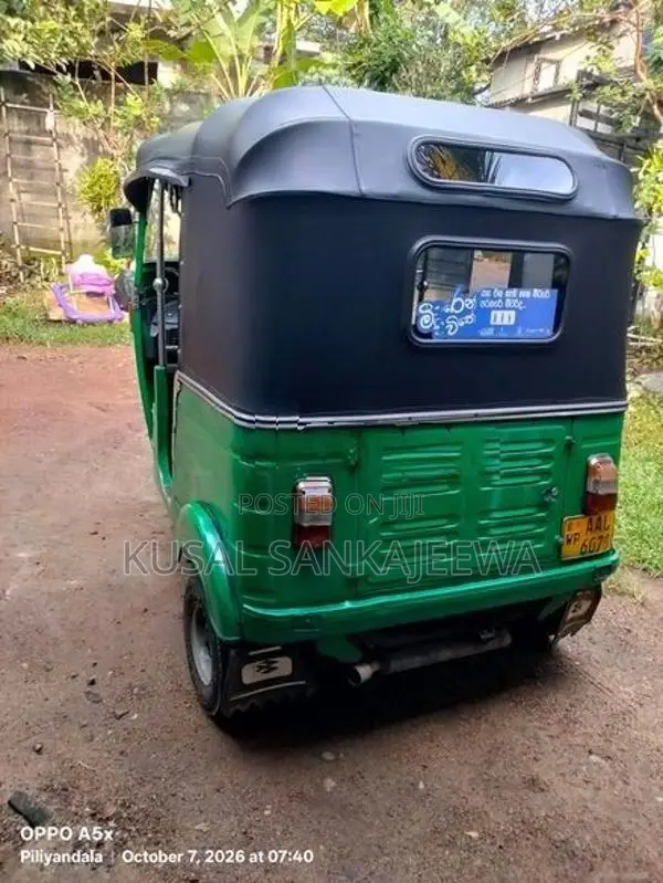 Bajaj RE 2013