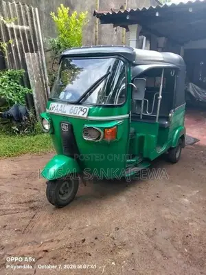 Bajaj RE 2013