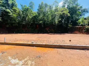 Kadawatha සූරියගමින් නුවරපාරට 3km දුරකින් වටිනා බිම්කොටසක් විකිණීමට