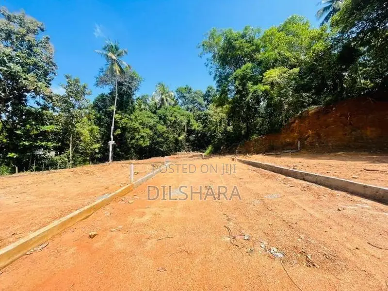 Kadawatha Land for Sale