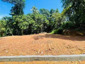 Kadawatha Land for Sale