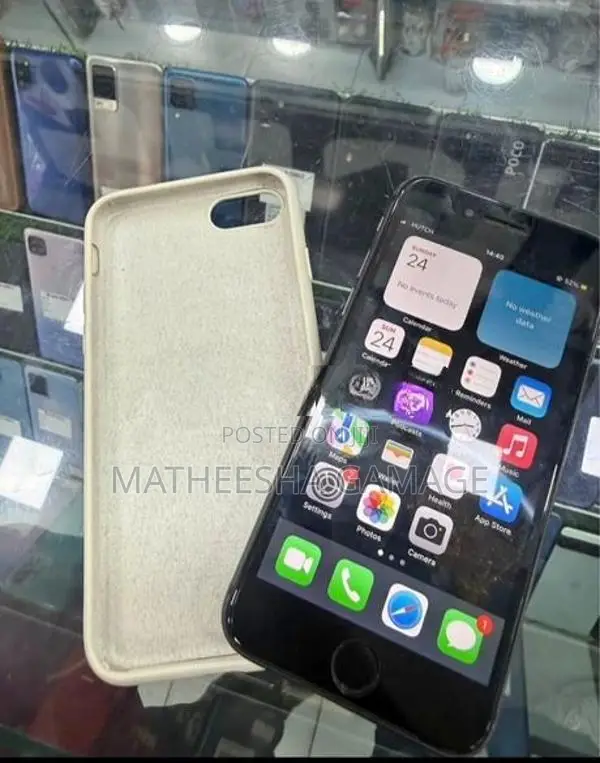 Apple iPhone 8 (Used)