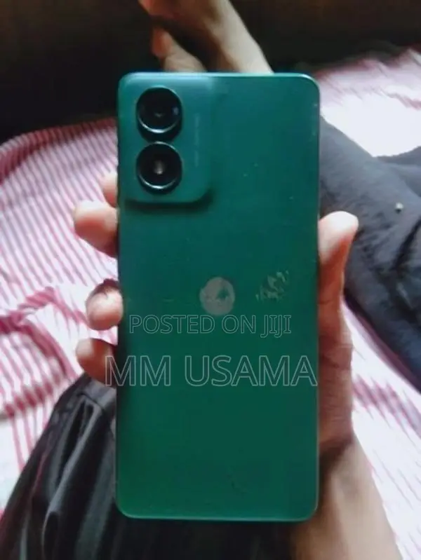 Moto G04s (Used)