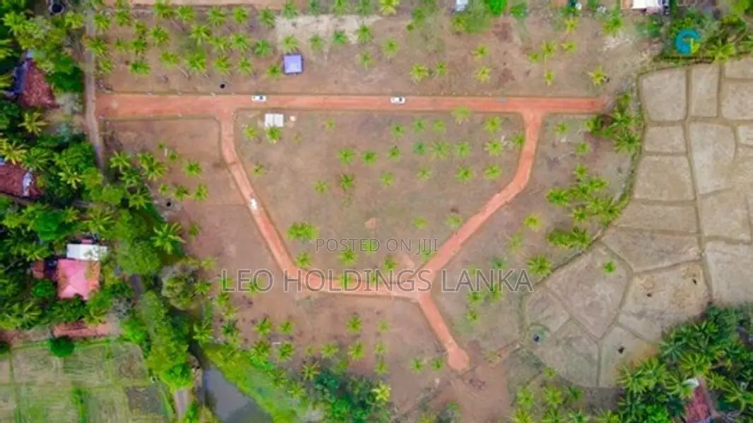 ඉඩම් විකිණීමට වාරියපොල