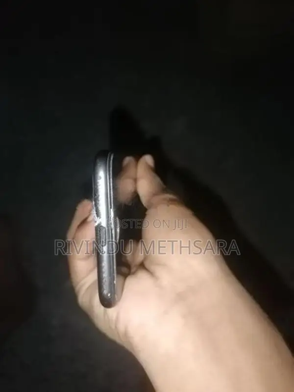 Apple iPhone 8 (Used)