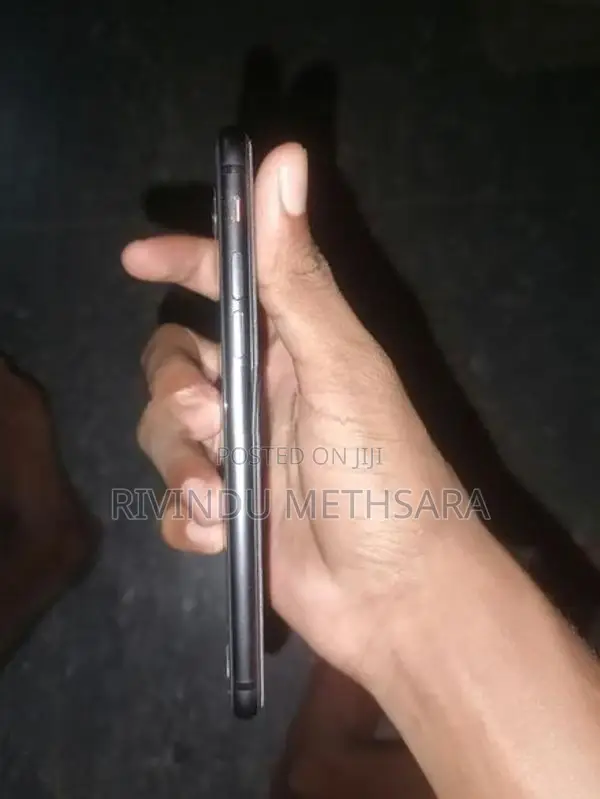 Apple iPhone 8 (Used)
