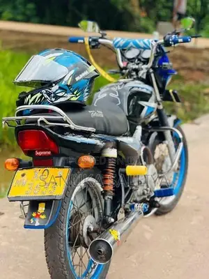 Bajaj CT100 2012