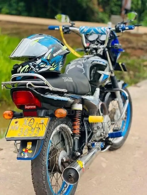 Bajaj CT100 2012