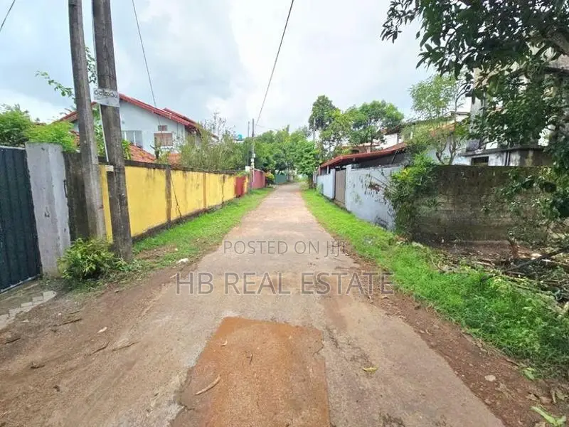 13.5 Perches Residential Bare Land For Sale In Piliyandala