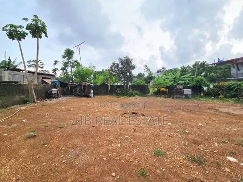 13.5 Perches Residential Bare Land For Sale In Piliyandala