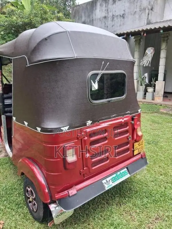 Bajaj RE 2012