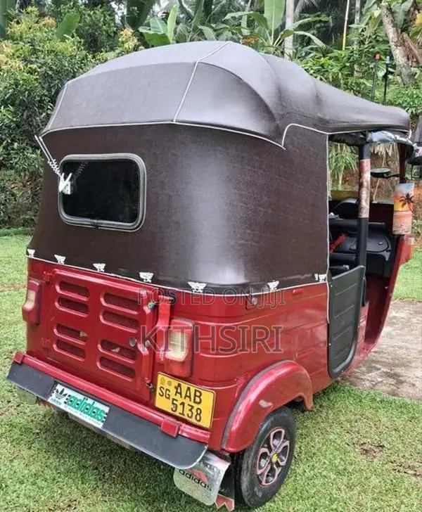 Bajaj RE 2012