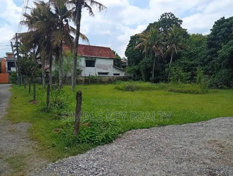Battaramulla Town 40 Perched Highly Residence Valuable Land For Sale
