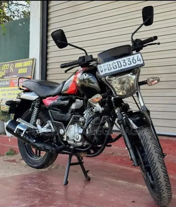 Bajaj V15 2017