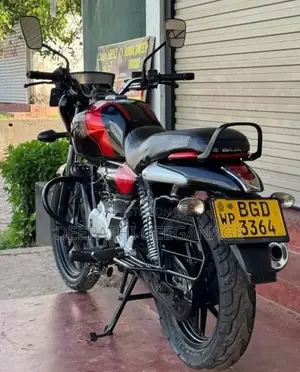 Bajaj V15 2017