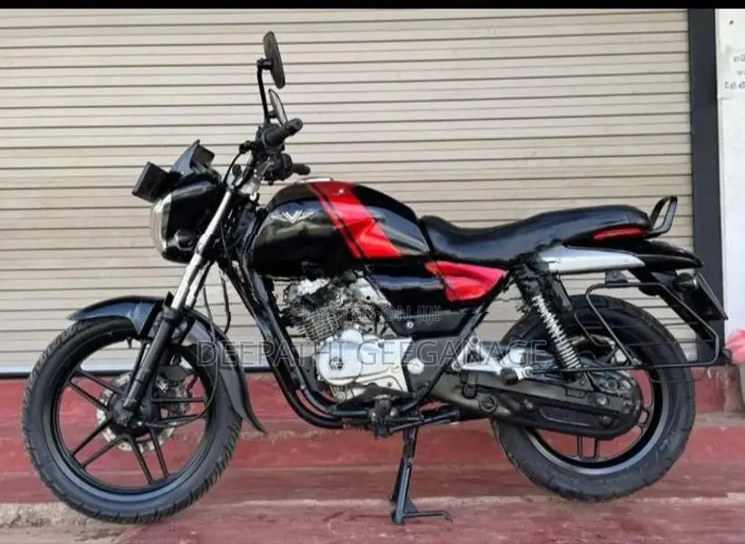 Bajaj V15 2017