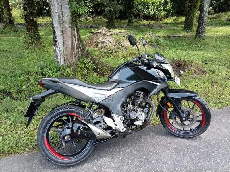 Honda CB Hornet 160R 2016