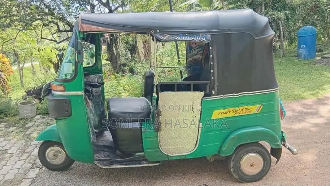 Bajaj RE 2026