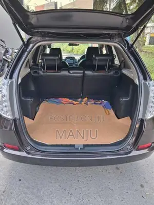 Honda Fit Shuttle 2012