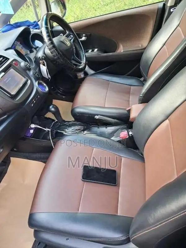 Honda Fit Shuttle 2012