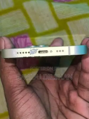 Apple iPhone 13 (Used)